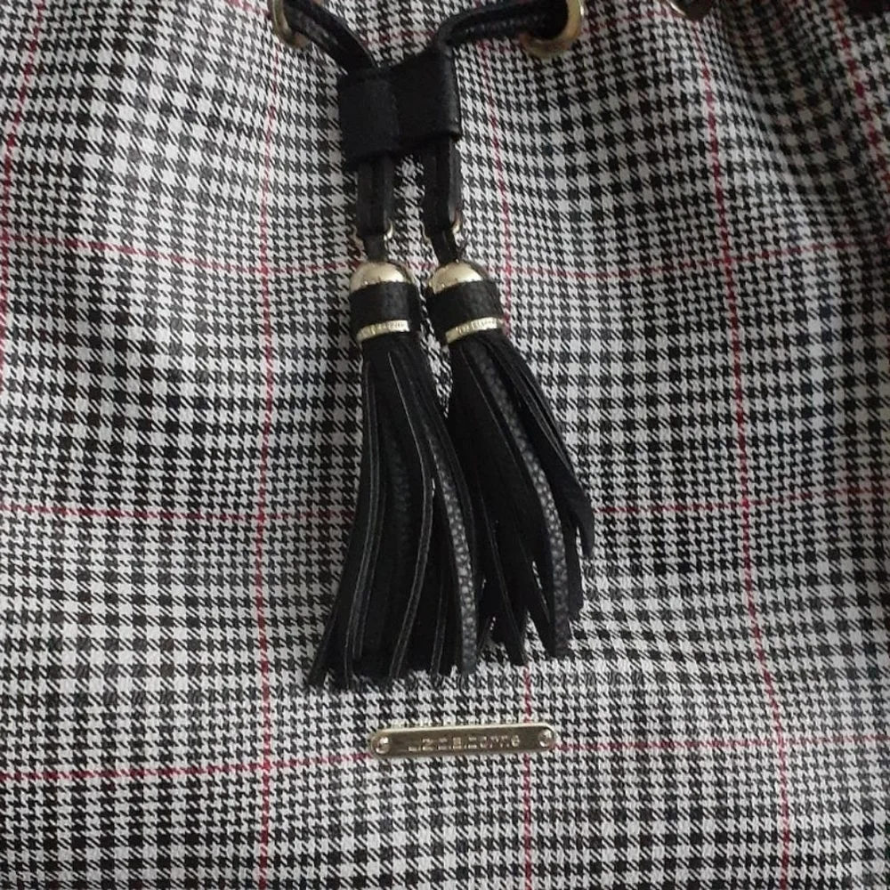 Liz Claiborne Houndstooth Tote Bag - Picture 3 of 9